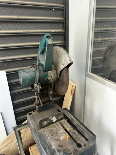 Serra Policorte Makita 220V Usada