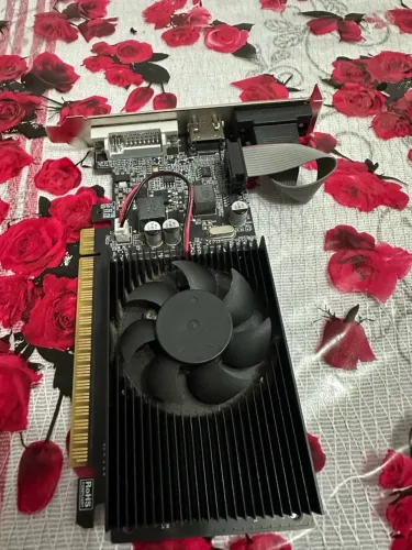 Placa de vídeo GT610 2GB