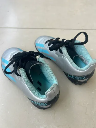 Chuteira infantil adidas Messi