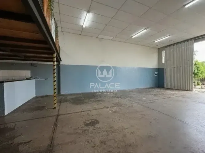 Barracão disponivel para locação/Alto