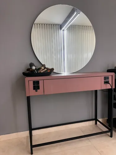 Bancada iluminada/energizada para salão