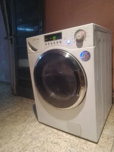 Máquina Lava e Seca Electrolux 9 kg