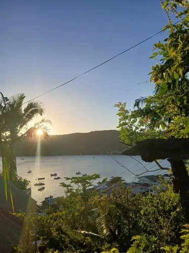 Vendo casa perto da praia precisa terminar de reformar