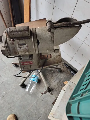 Vende-se máquina de debulhar milho para fazer fubá 