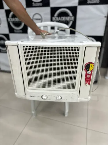 Ar condicionado de janela 10.000 btus Cônsul