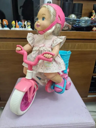 Boneca Little Mommy Meu primeiro passeio