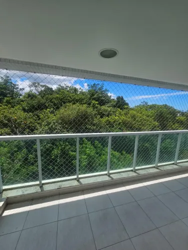 Apartamento para alugar, com dois quartos, sendo um suíte + dependência completa, bem arej