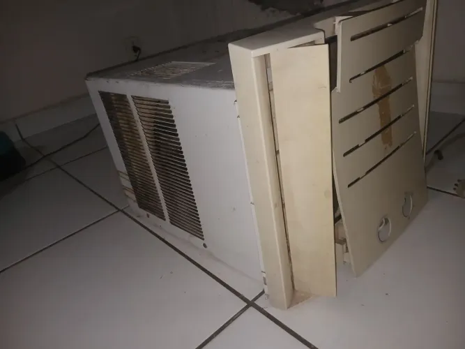 Vendo ar condicionado de 7000 precisa de manutenção mas funciona 