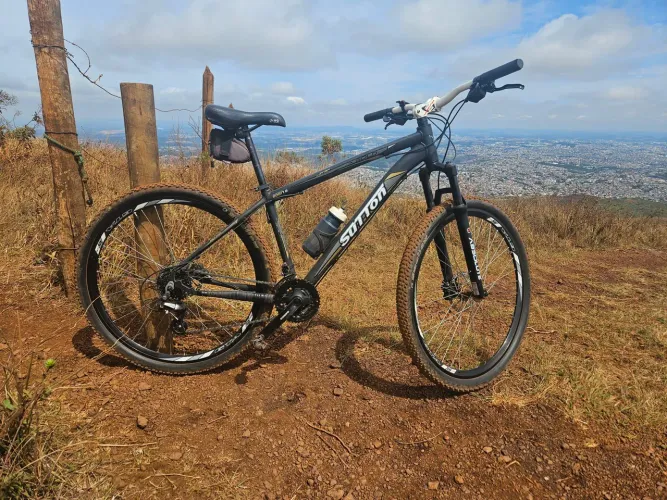 Bicicleta Sutton 18 marchas câmbio e freio (hidráulico) shimano