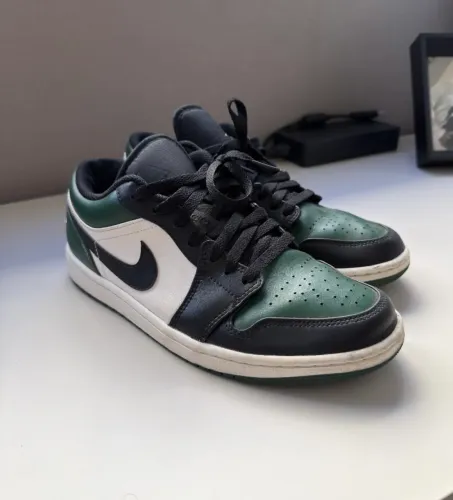 Tênis nike air Jordan Low 1 green toe