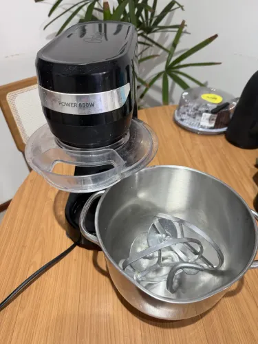 Batedeira planetária oster power 850w