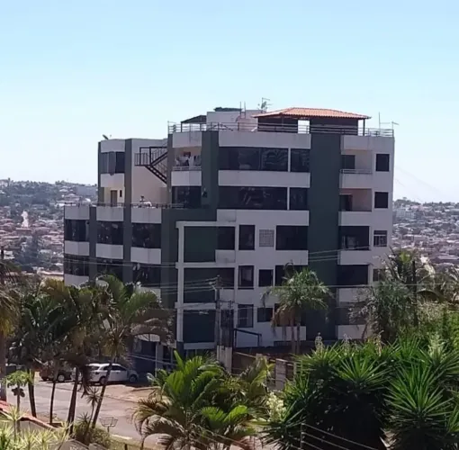 Vendo Apt. 2 Quartos SHVP excelente localização.