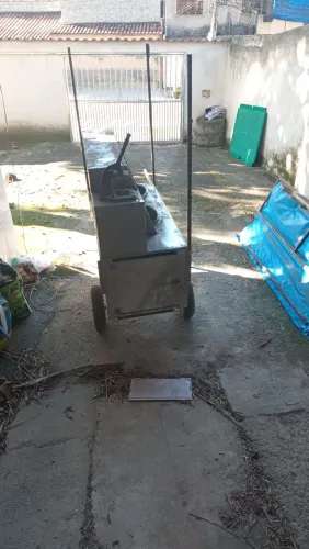 Carrinho de batata semi novo