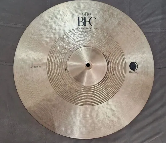 Prato de bateria crash 18 BFC Dry Dark