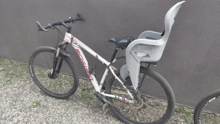 Vendo bicicleta Aro 29 com cadeirinha de criança