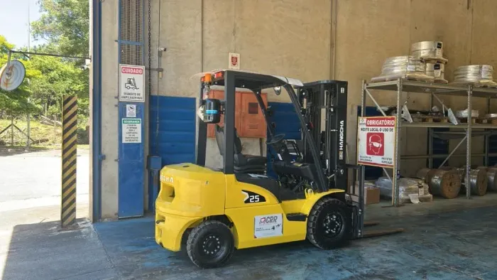 Locação de Empilhadeiras 1.8 Ton. e 2.5 Ton. GLP e Diesel