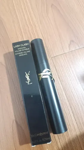 Rímel azul ysl
