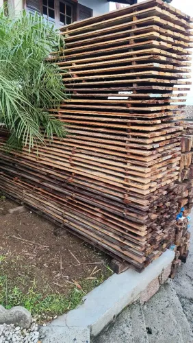 50 metros quadrados de assoalho em madeira demolição, canela peroba