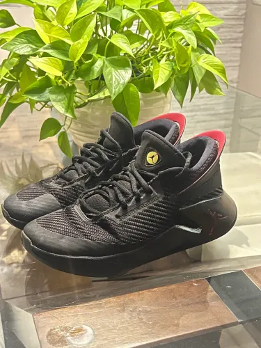 tênis jordan fly lockdown preto