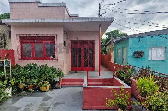 Imóvel com 3 Casas em Terreno de 367m² | R$ 370 Mil à Vista