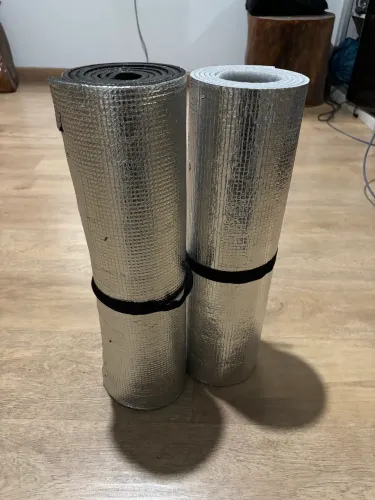 Dois Isolantes Térmicos para Camping