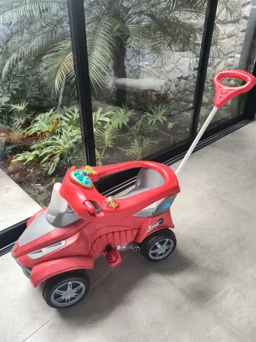 Carrinho motoca Calessita