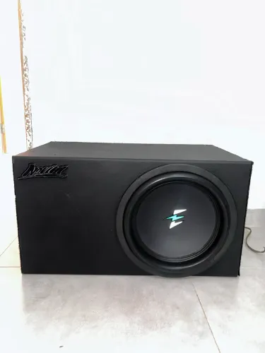 Caixa com subwoofer Evok de 700 rms