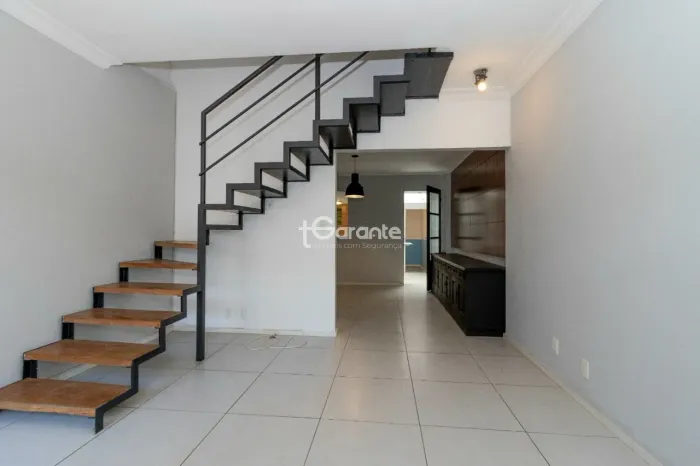 Casa de Vila para aluguel com 100m², 1 vaga
