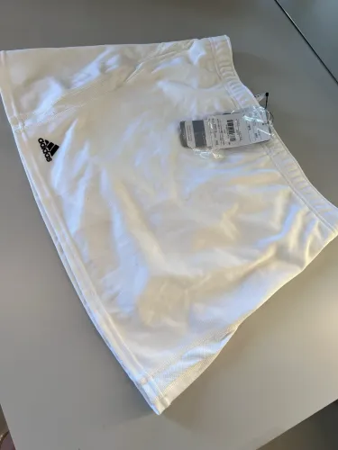 Short saia Adidas treino - Novo