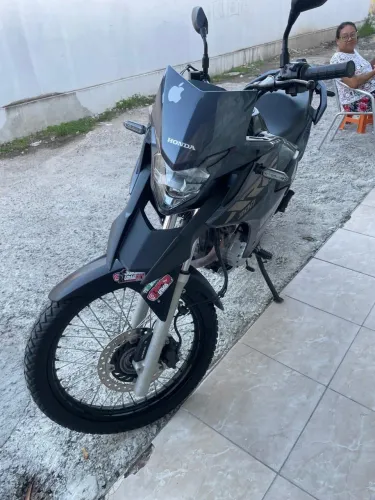 Xre 300 muito nova