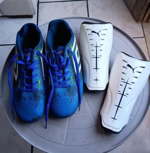 Chuteira Society Adulto Umbro Cosmic + Caneleira Puma Shinguard