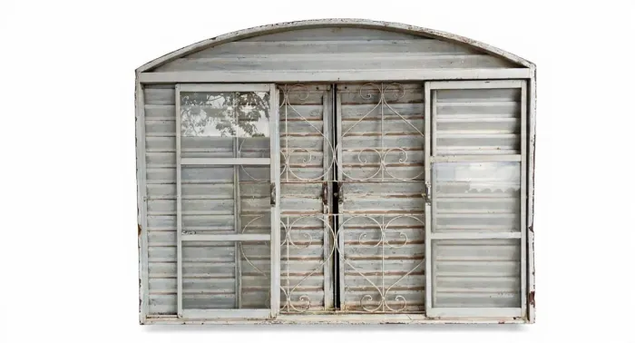 Janelas e portas em metal