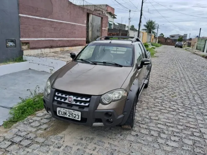 Fiat Strada Adventure 1.8/ 1.8 Locker Flex CE 2011