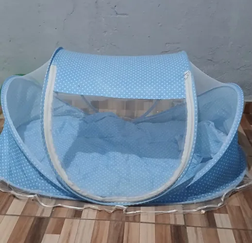 Vende-se berço portátil para bebe com mosqueteiro dobrável e fácil de transportar