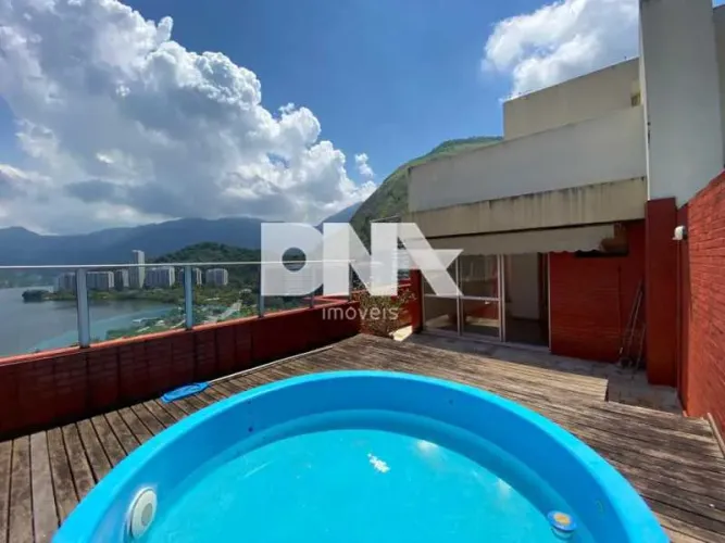 Cobertura com vista cinematográfica para Lagoa Rodrigo de Freitas