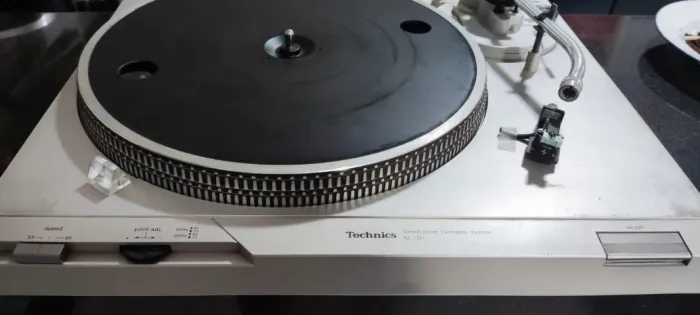 Technics SL-D1 Direct Drive + Cápsula Shure M44E - Bom Estado | Original | Rock | Guns 