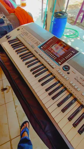 Vende se esse teclado ?...