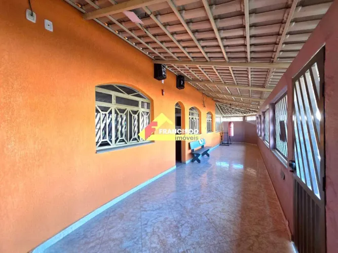 Casa à venda, 6 quartos, 1 suíte, 4 vagas, São Judas - Divinópolis/MG