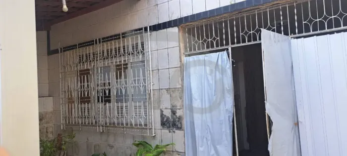 Casa Para Vender com 3 quartos 1 suítes no bairro Santos Dumont em Aracaju