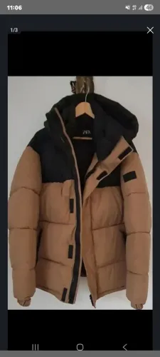 JAQUETA ZARA BOBOJACO SEMI NOVA CAPUZ FIXO ORIGINAL SEM DETALHES. 