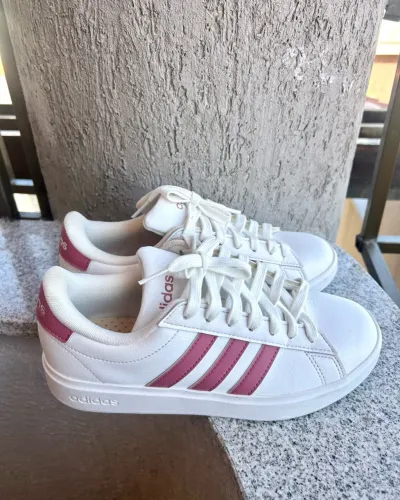 Tênis Adidas Grand Court 2.0 TAM 35 (forma pequena)