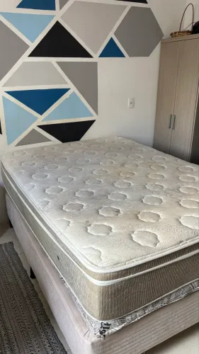 Vende-se cama box casal base+colchão