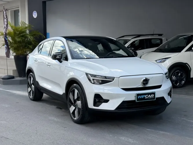 Volvo C40 Recharge Pure Eletric (elétrico) 2023
