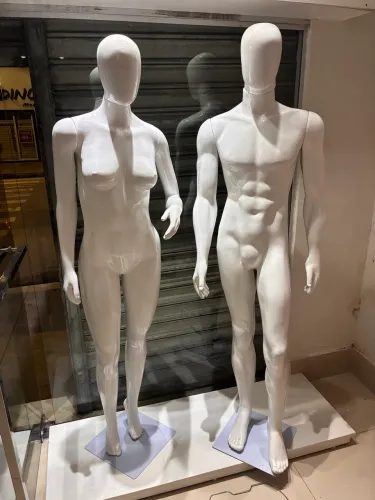 Manequim masculino A venda