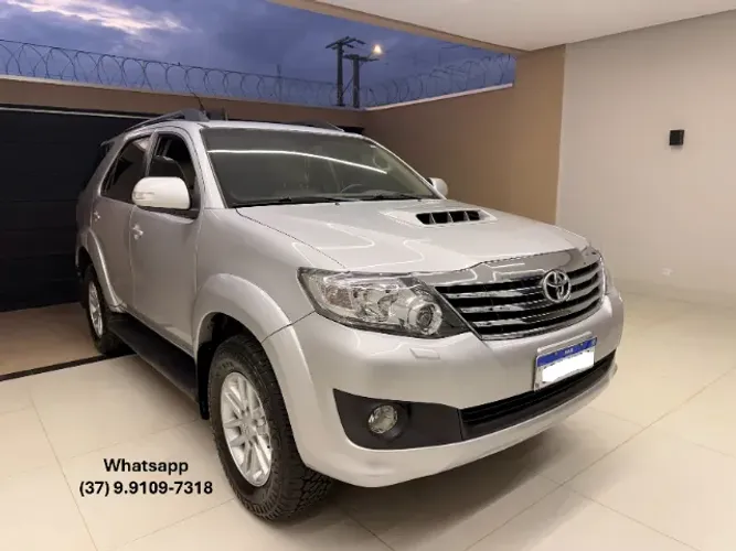 Toyota Hilux SW4 SRV D4-d 4X4 3.0 TDI Dies. AUT 2012