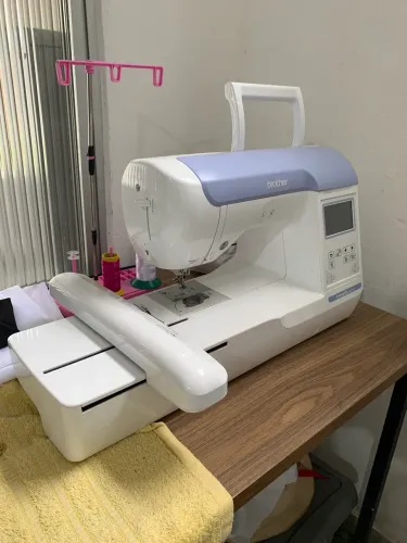 Máquina de Bordado Brother Innov-is BE815L