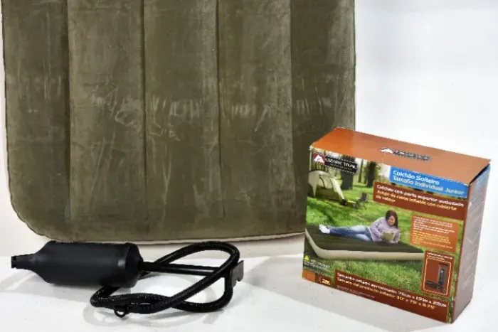Colchão Inflável Ozark Trail - com Bomba Manual - NOVO