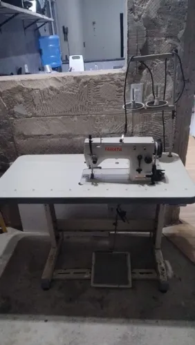 MAQUINA DE COSTURA 20U