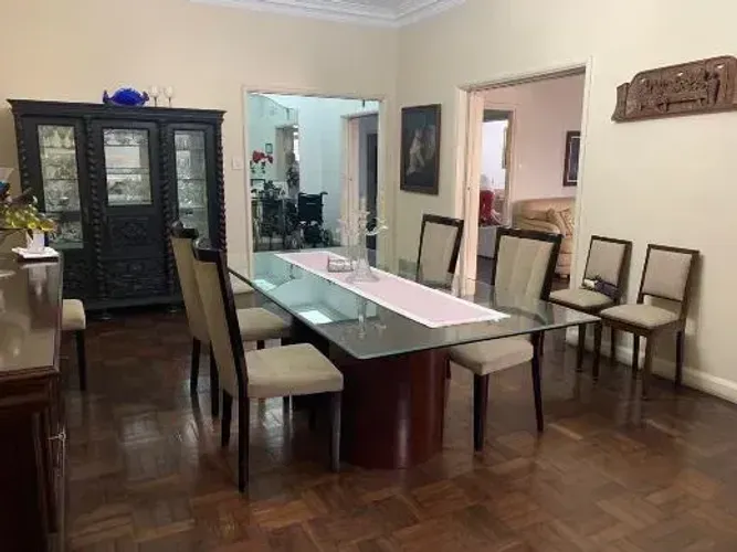 Apartamento para venda possui 300 metros quadrados com 4 quartos em Copacabana - Rio de Ja