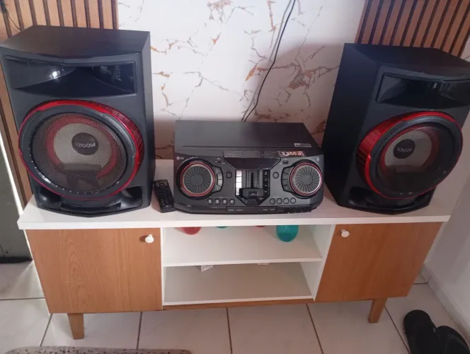 Vendo som LG com defeito
